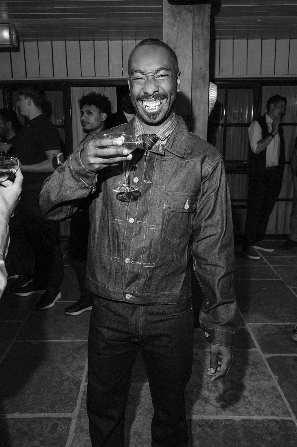 0002.gqHeroes jdk 040725.bw