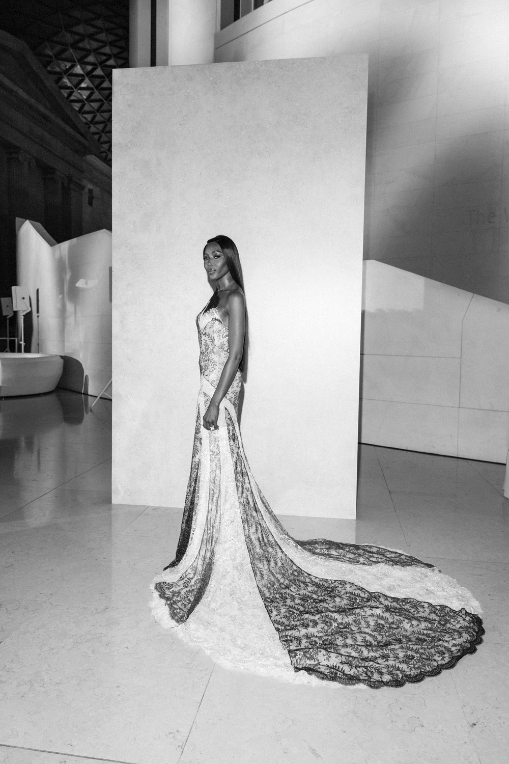 0549.theBritishMuseum thePinkBall @jamesdkelly.L1370105 0549.theBritishMuseum thePinkBall @jamesdkelly.L1370105